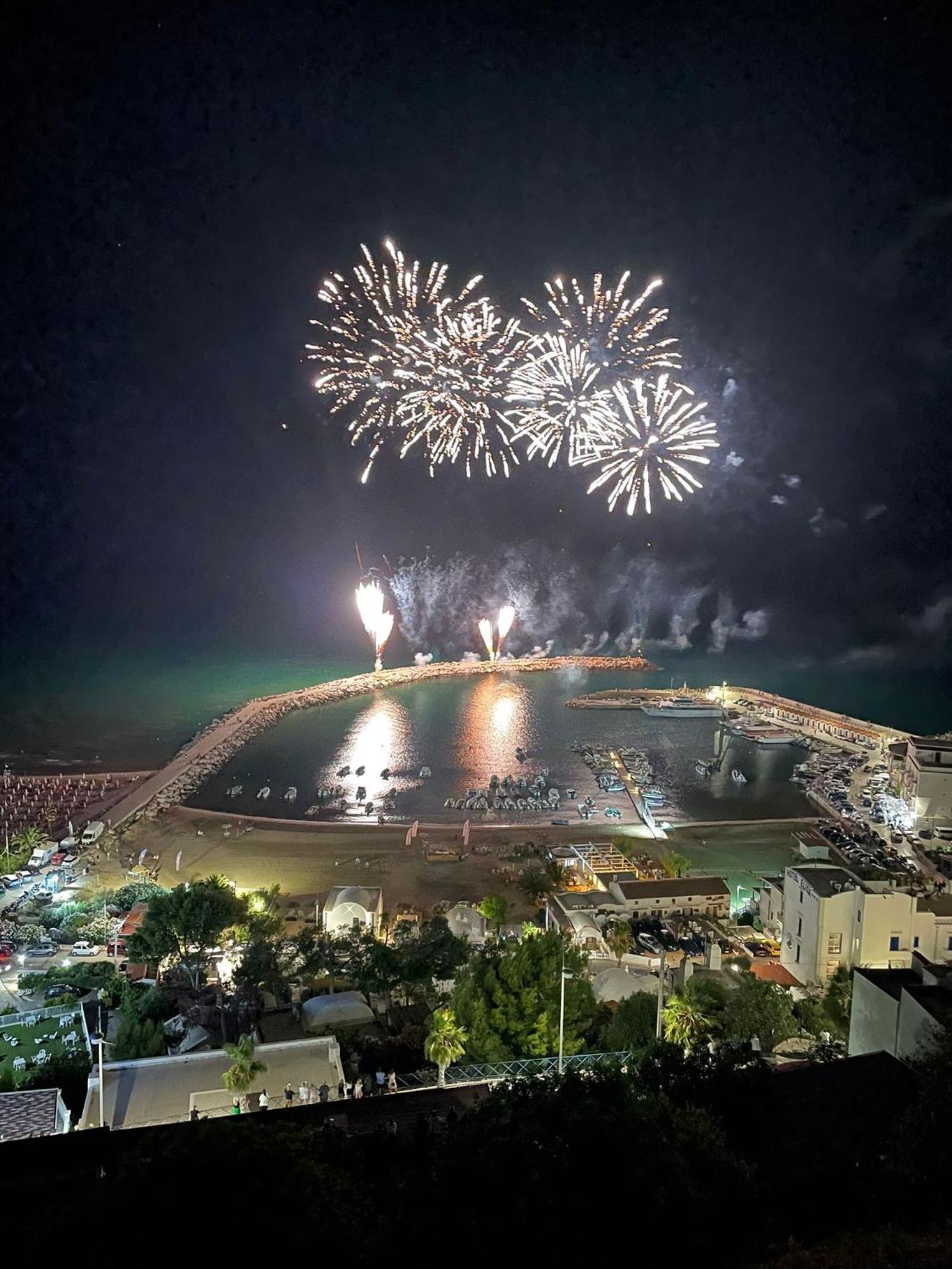 Suites Dimora Garibaldi Peschici Bagian luar foto